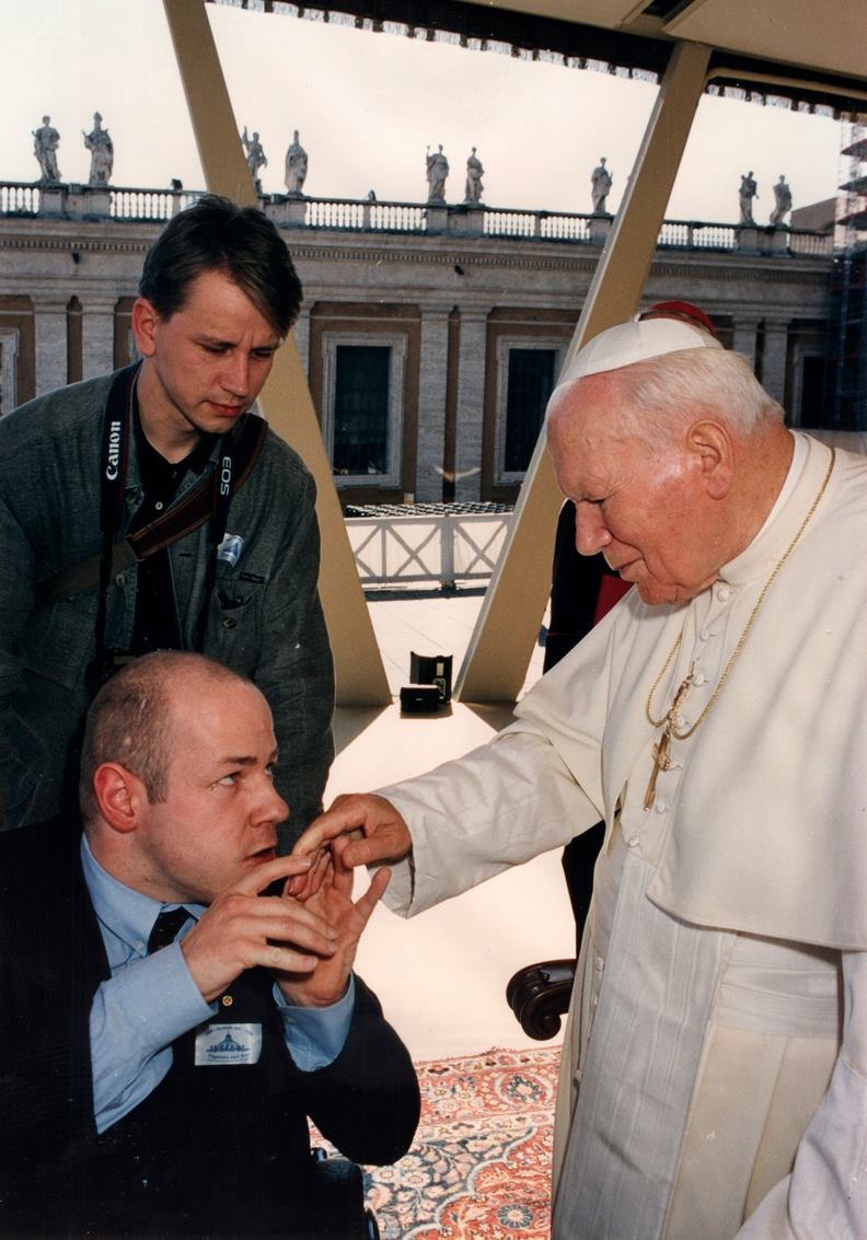 Autor z Janem Pawłem II, Watykan, październik 1998.