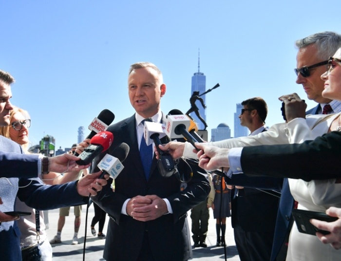 Chcieli w USA usunąć ten pomnik, dziś klęczał przed nim prezydent Duda