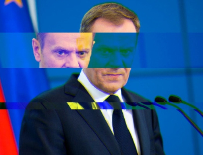 Libkom odfrunął globus