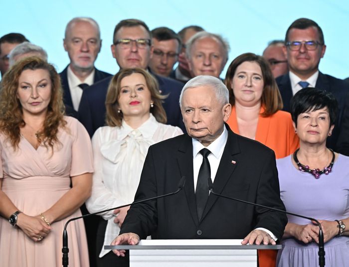 PiS uzbierało już pół miliona złotych. Kaczyński prosi wyborców, śmieszki za plecami