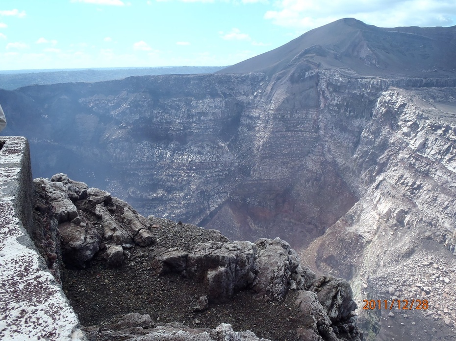 Krater wulkanu Masaja. Ziem bez ziemi.