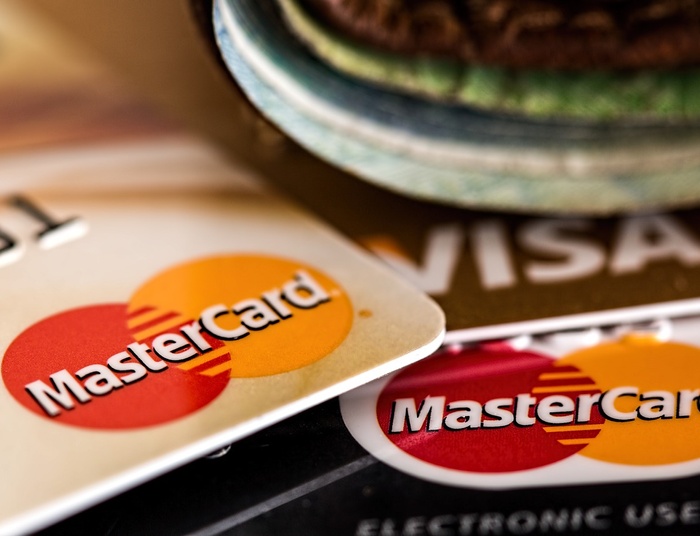 Bank w smarfonie, tablecie czy komputerze – jak bankować samodzielnie?