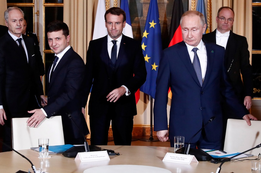 "Prezydent, Europa i wojna" to francuski dokument, który przedstawia kulisy rozmów Emmanuela Macrona m.in. z Władimirem Putinem. Źródło: flickr.com, CC BY 2.0