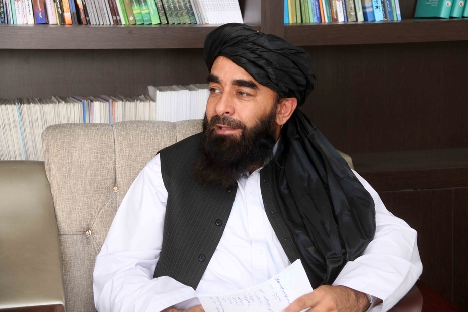 Rzecznik talibów Zabiullah Mujahid. Fot. PAP/EPA