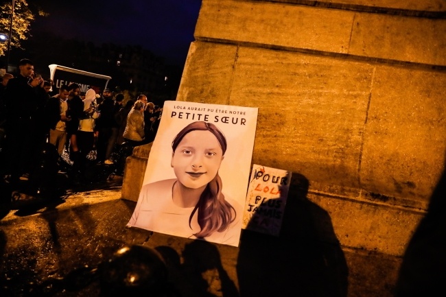 We Francji odbywają się antyimigracyjne protesty po śmierci 12-letniej Loli. Fot. PAP/EPA/Teresa Suarez