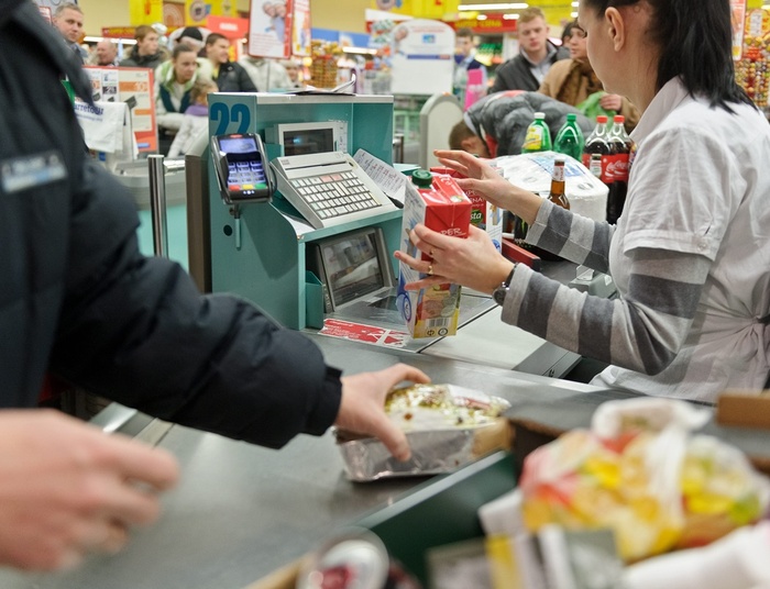 Zaciskanie pasa po polsku. Na czym próbujemy oszczędzać?