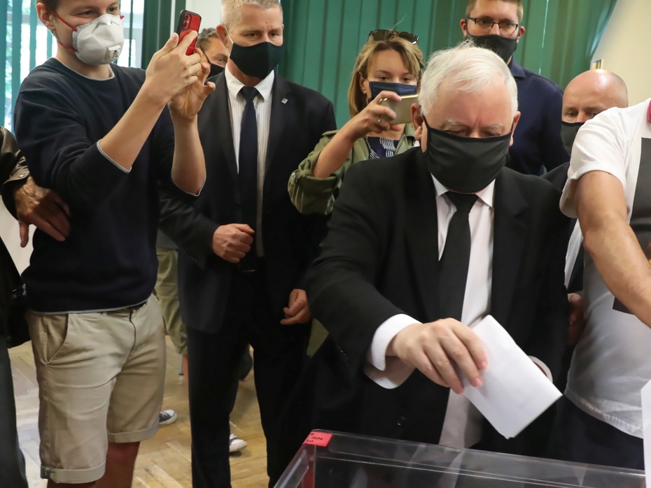 Jarosław Kaczyński podczas głsoowania na warszawskim Żoliborzu. fot.PAP