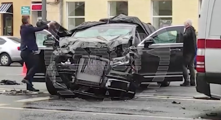 (Wypadek samochodu należącego do Cyryla. Fot Twitter/Ukraińska Pravda)