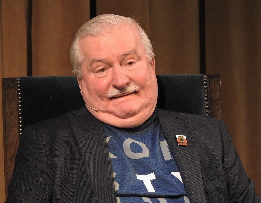Były prezydent Lech Wałęsa uważa, że jeśli Komisja Europejska zgodzi się na KPO dla Polski, to będzie jej porażka. Źródło: commons.wikimedia.org
