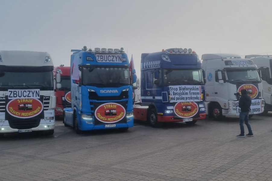 Ponad 200 ciężarówek przejedzie trasą S8 i DK50. Źródło: Facebook/Strajk Polskich Przewoźników