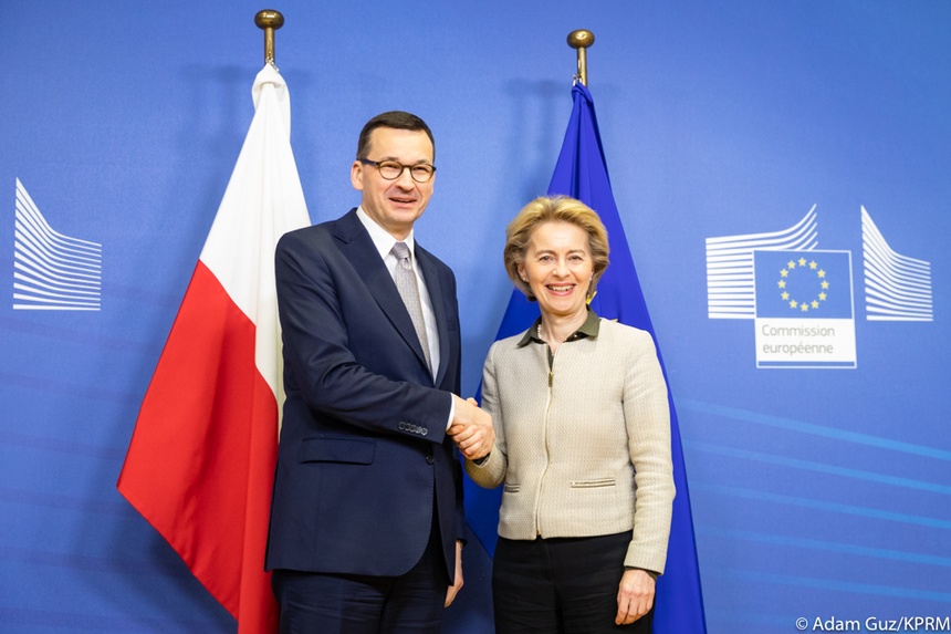 Premier Mateusz Morawiecki i przewodnicząca KE Ursula von der Leyen. CC0