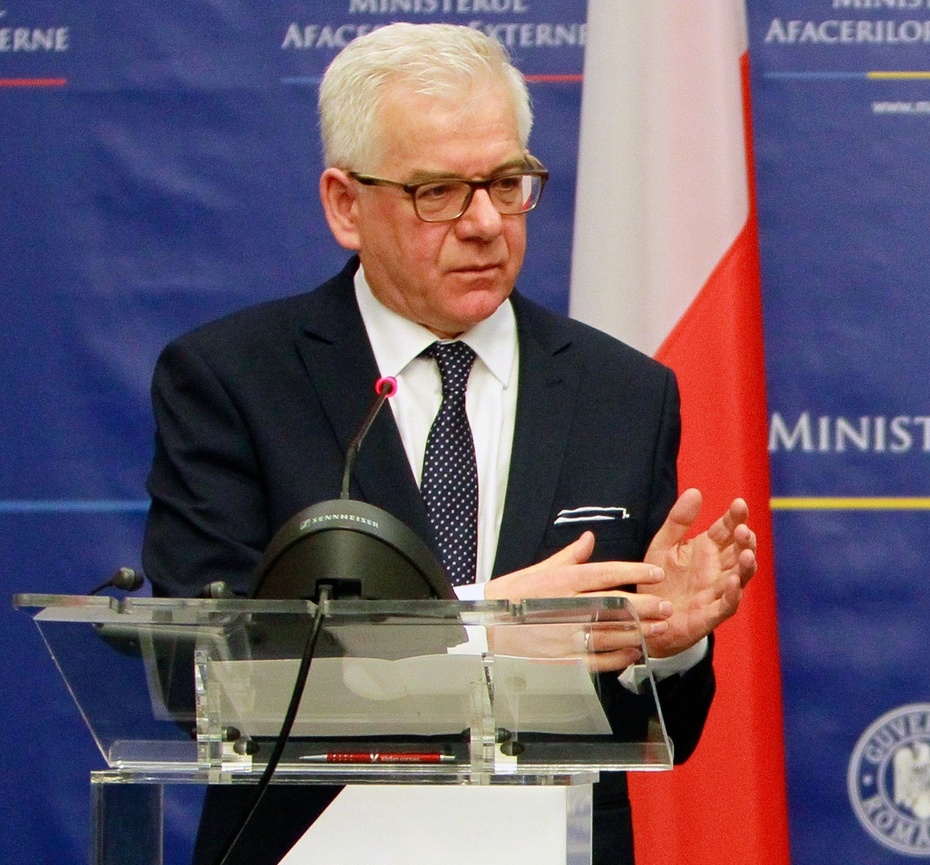 Trzeba wyeliminować obciążanie państwa polskiego odpowiedzialnością za Holokaust  - stwierdził Jacek Czaputowicz. Fot. PAP/EPA
