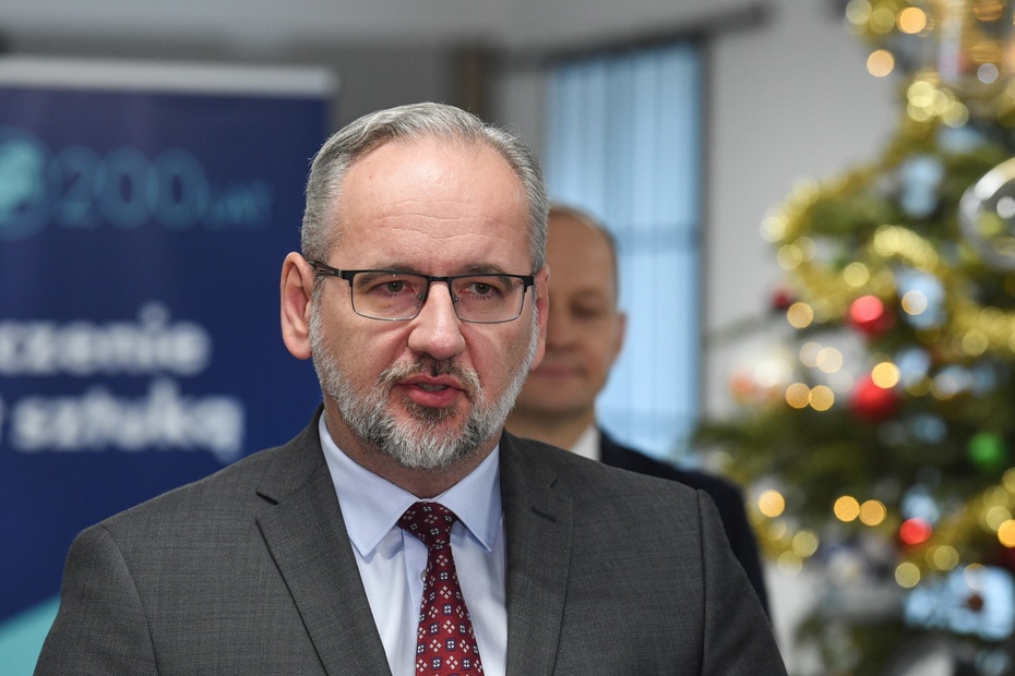 Minister zdrowia Adam Niedzielski podczas konferencji prasowej. Źródło: PAP/Andrzej Lange