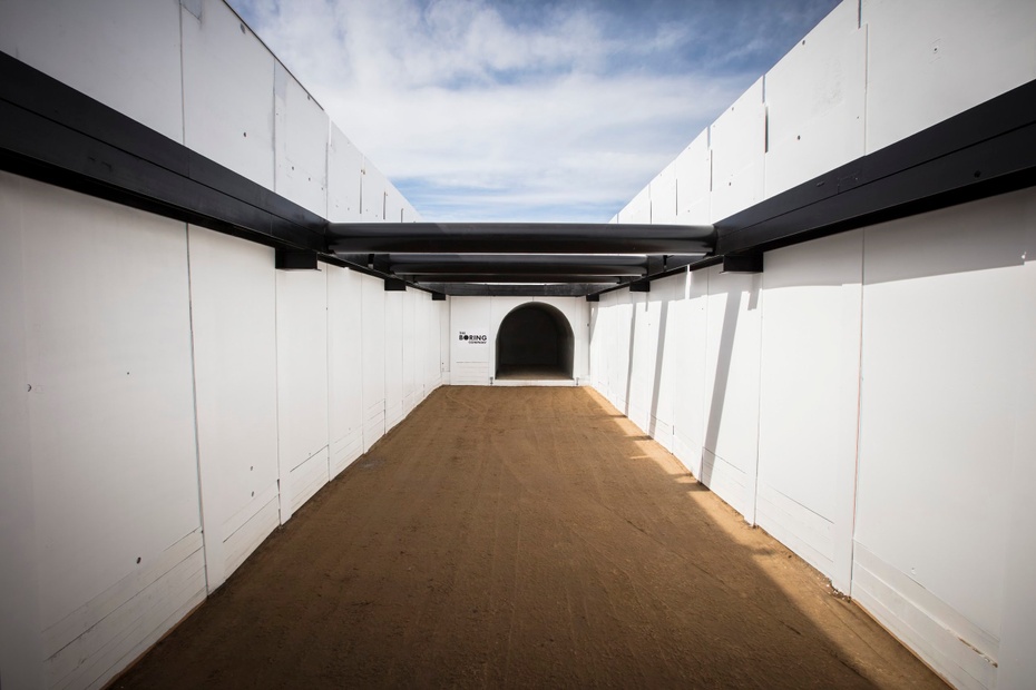 Wjazd do planowanego tunelu firmy Elona Muska. Fot. The Boring Company