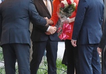 rezydent RP Andrzej Duda z małżonką Agatą Kornhauser-Dudą w drodze do rezydencji Blair House w Waszyngtonie. Fot. PAP/Radek Pietruszka