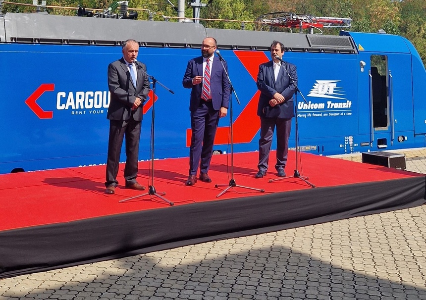 CargoUnit przekazała w leasing rumuńskiej spółce Unicom Tranzit nową lokomotywę Smartron. Fot. Twitter/BGK