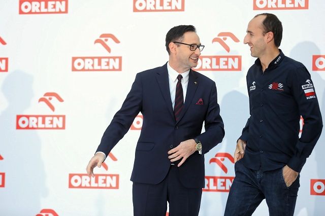 PKN ORLEN został tytularnym sponsorem zespołu Alfa Romeo Racing w sezonie 2020 Formuły 1. W ramach współpracy Robert Kubica dołączy do ekipy, a logotyp Orlen będzie głównym elementem malowania bolidu i kombinezonów. Fot. PAP/Rafał Guz