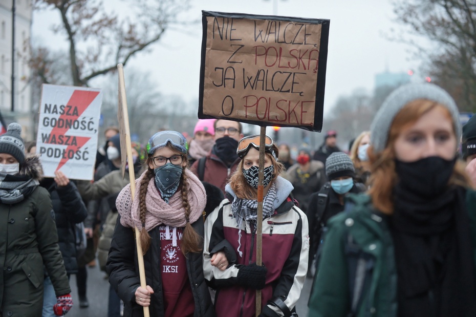 Strajk kobiet 13 grudnia 2020 roku w Warszawie. Fot. PAP/Marcin Obara