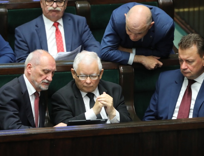 Kaczyński zdecydował. 14 posłów PiS zawieszonych za głosowanie ws. Piątki dla zwierząt