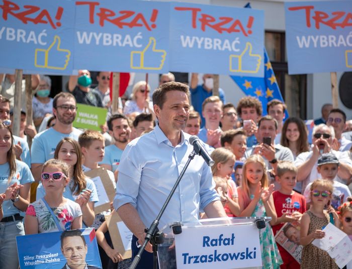 Sandu wygrała w Mołdawii, Trzaskowski faworytem sondażowym w Polsce