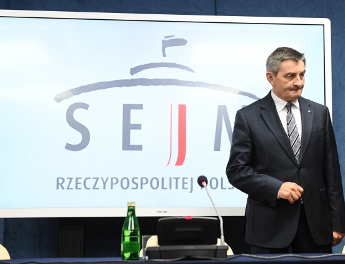 Opozycja o Kuchcińskim: „Szejk Podkarpacia”. PO-KO chce wyjaśnienia celu podróży