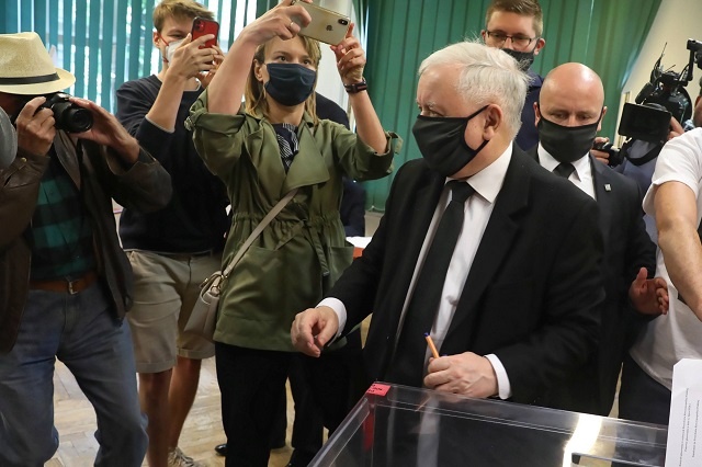 Rekonstrukcja rząd odbędzie się we wrześniu lub najdalej na początku października - powiedział lider PiS Jarosław Kaczyński. Fot.PAP/Tomasz Gzell