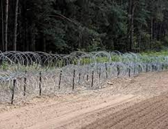 Granica polsko-białoruska. Nie wpuszczać ,,uchodźców", opozycja się kompromituje