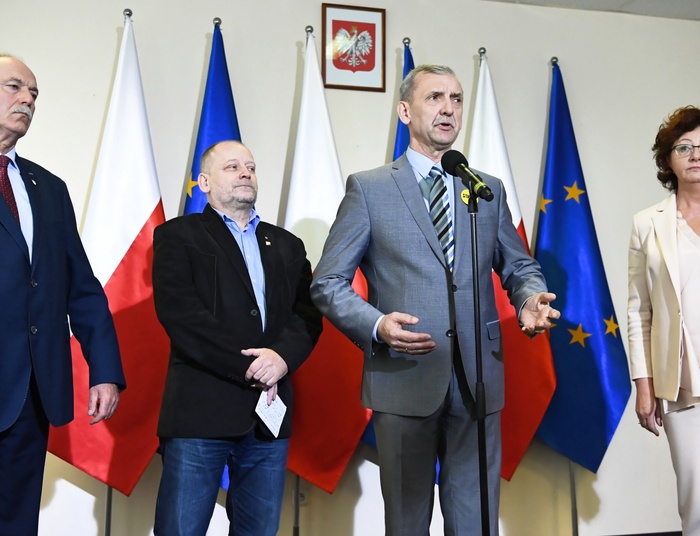 Strajk nauczycieli. Związkowcy zeszli z żądania 1000 złotych podwyżki wynagrodzeń
