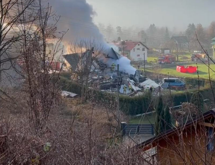 Eksplozja gazu w Ustroniu.Psy tropiące szukają uwięzionych pod gruzami ludzi