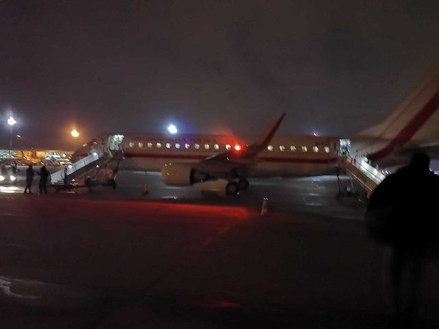 Samolot rządowy z premierem Morawieckim na pokładzie szykuje się do lotu do Tallina. Fot. WP/Salon24.pl
