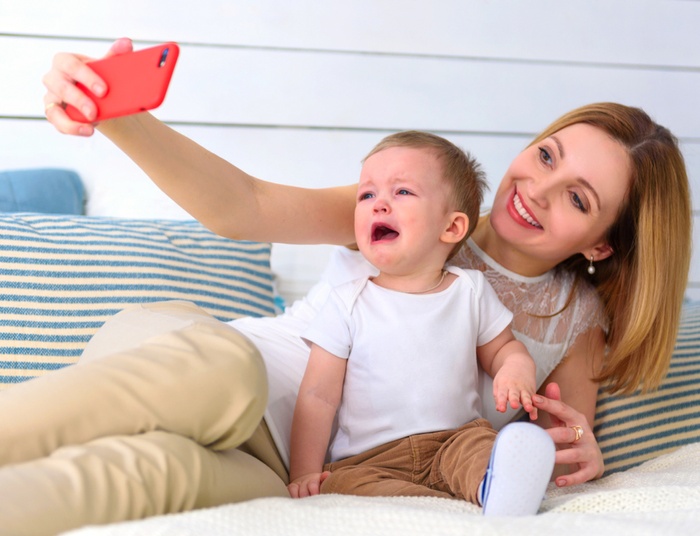 Sharenting. Rodzicu, ty też wrzucasz zdjęcia swojego dziecka do sieci?