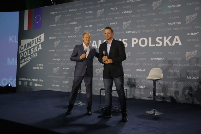 Donald Tusk i Rafał Trzaskowski na Campus Polska Przyszłości. Fot. PAP/Tomasz Waszczuk