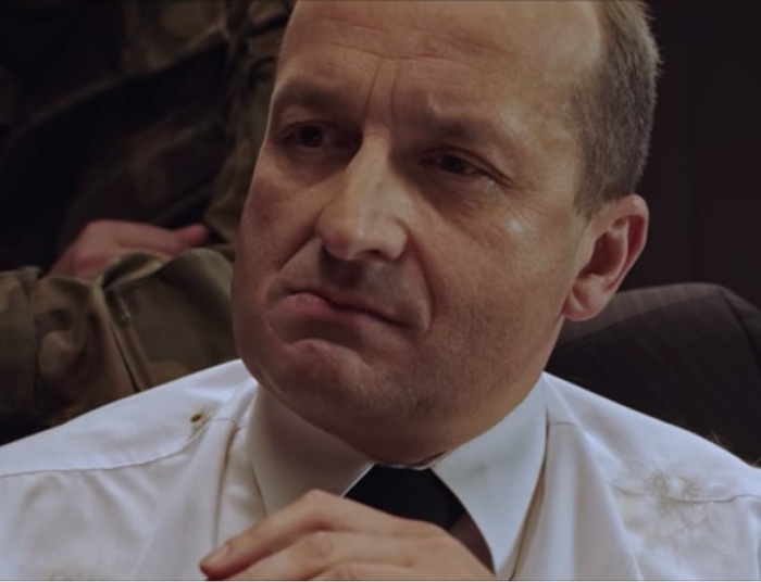 Ucho Prezesa, sezon 3, odc. 1: Zęby krokodyla