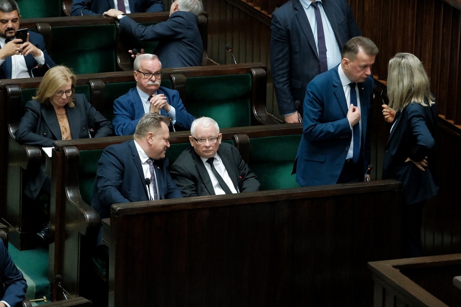 Prezes PiS Jarosław Kaczyński na sali obrad niższej izby parlamentu w Warszawie. Fot. PAP/Mateusz Marek