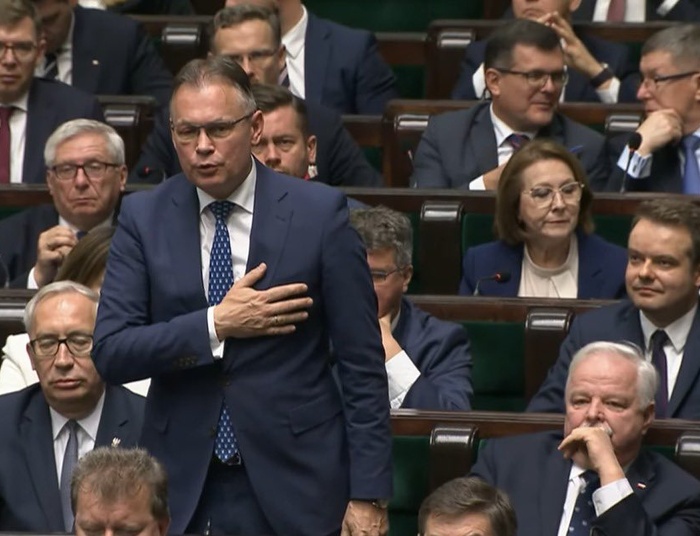 PiS nie ustępuje ws. reparacji. Powołano nowy zespół