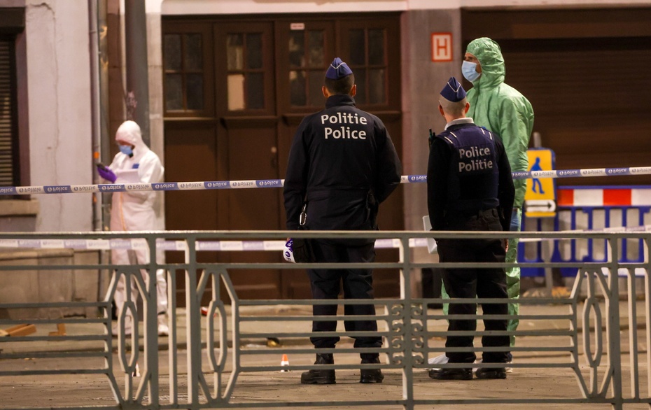 Atak na kibiców w Brukseli. Fot. EPA/OLIVIER HOSLET