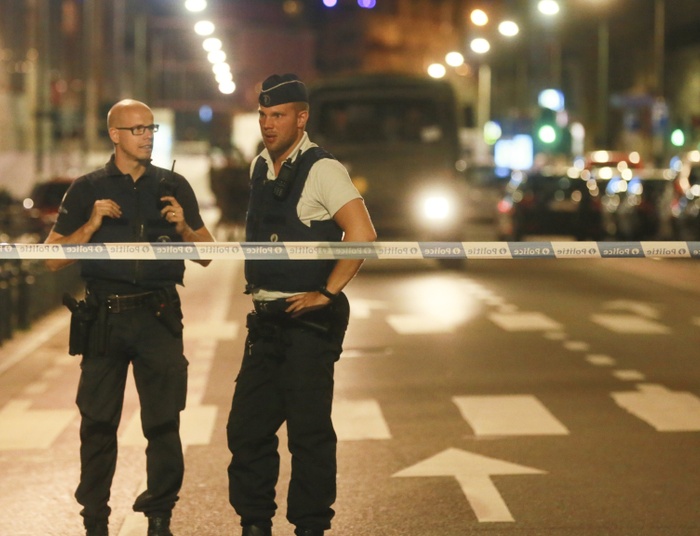 Dwa ataki na uliczne patrole - w Brukseli i w Londynie