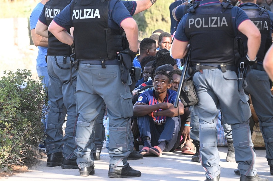 Premier Włoch: Europa nie może przyjąć tak ogromnej masy ludzi. Fot. PAP/EPA/CIRO FUSCO