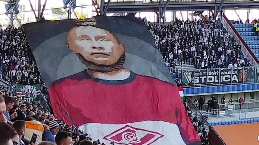 Transparent z Władimirem Putinem. Fot. Twitter / Defend Ultras
