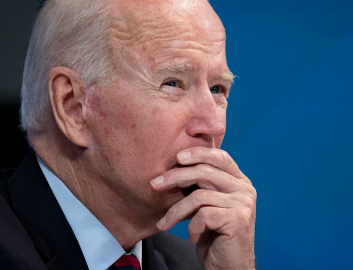 Samobójstwo polityczne Josepha R. Bidena