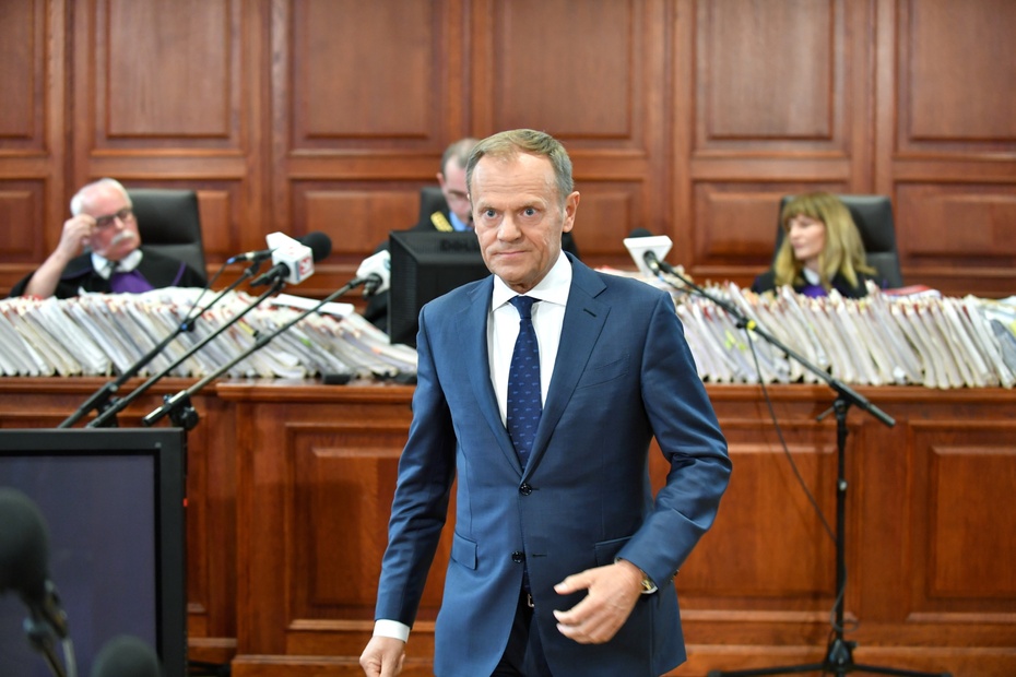 Donald Tusk w warszawskim sądzie. Fot. PAP/Bartłomiej Zborowski