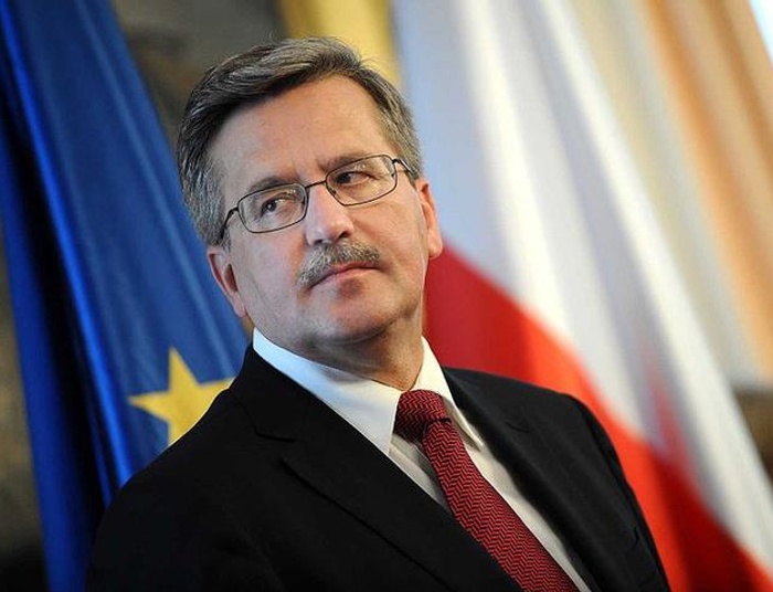 Komorowski krytykuje Straż Graniczną i wojsko. "Nie da się ich ocenić jednoznacznie"