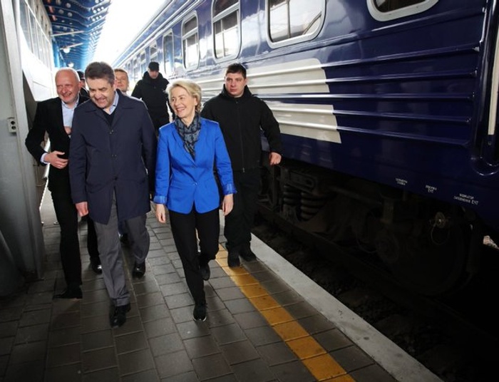 Szefowa KE pojechała do Kijowa. Symboliczna podróż