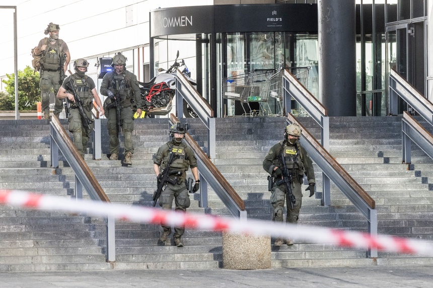 Akcja policji i służb w Kopenhadze po zamachu terrorystycznym. Fot. PAP/EPA