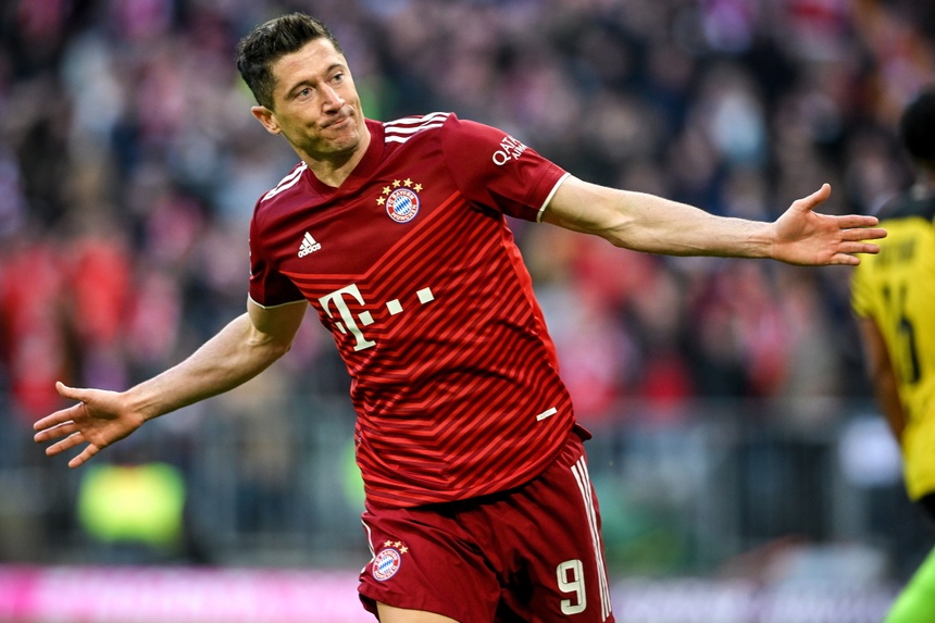 Robert Lewandowski strzelił dla Bayernu na 2:0 z Borussią. Fot. PAP/EPA