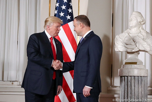 Wizyta Donalda Trumpa w Polsce w lipcu 2017. Powitanie na Zamku Królewskim przez Andrzeja Dudę, fot. KPRP