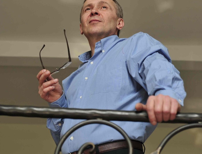 Uprawnienia porządkowe Przewodniczącego PE – a uprawnienia Marszałka Sejmu RP…