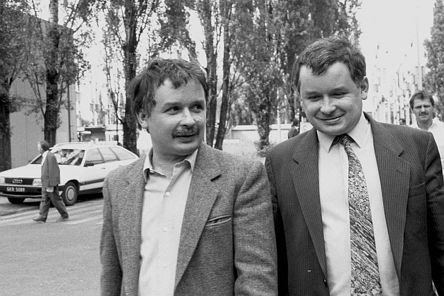 Lech i Jarosław Kaczyński na przełomie lat 80/90.