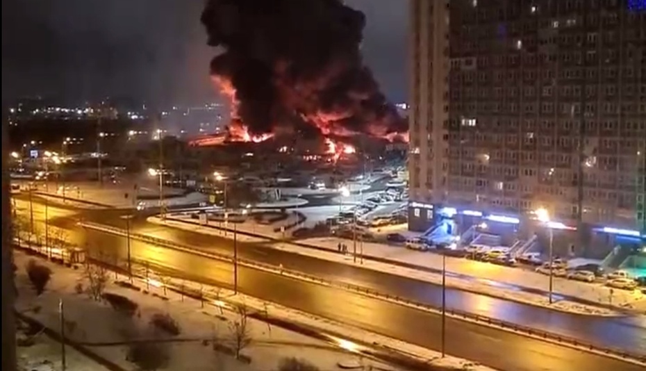 Pożar centrum handlowego pod Moskwą. Fot. Screenshot