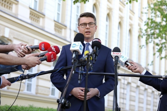 Rzecznik rządu Piotr Mueller, fot. PAP/Tomasz Gzell